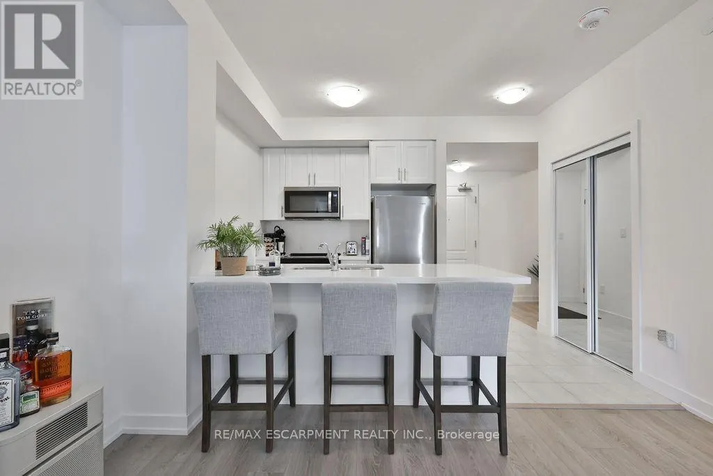 607 - 450 DUNDAS STREET E
