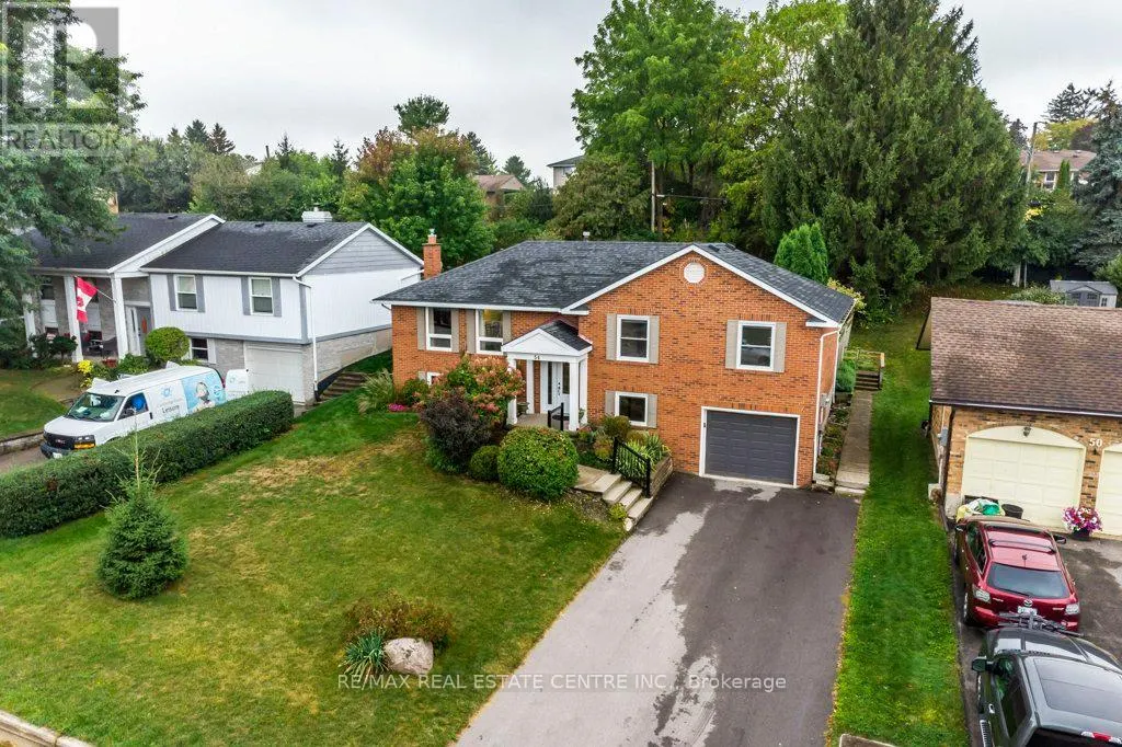 54 LESLIE AVENUE