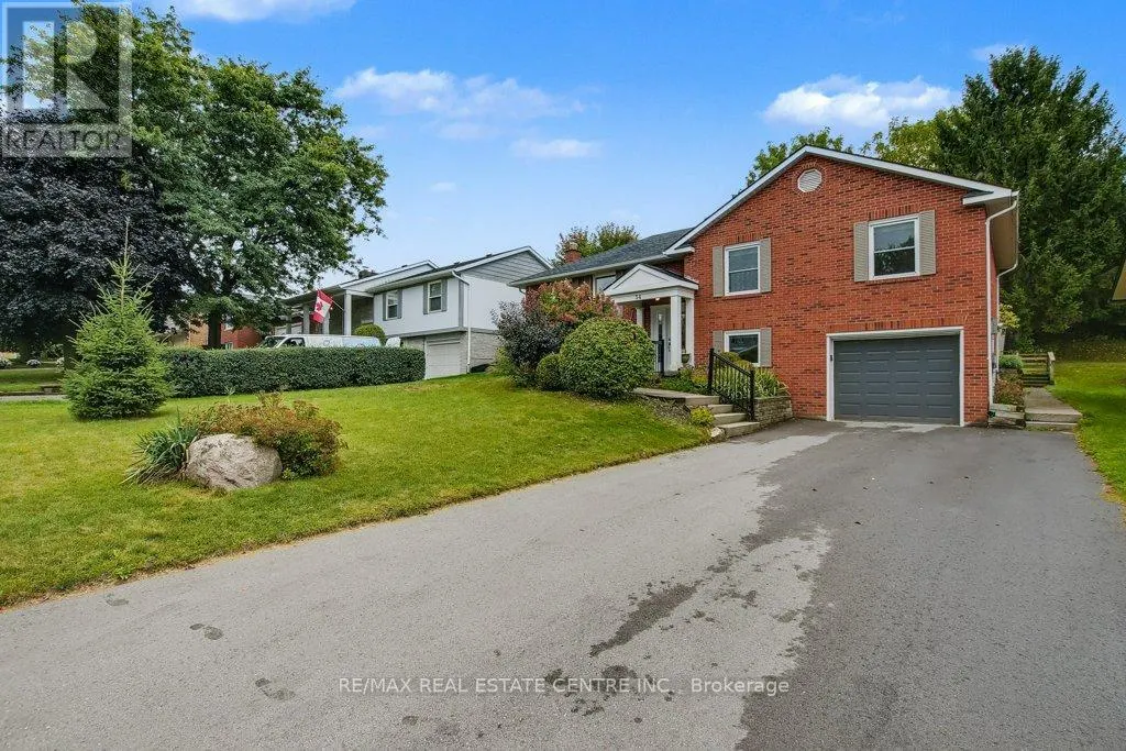 54 LESLIE AVENUE