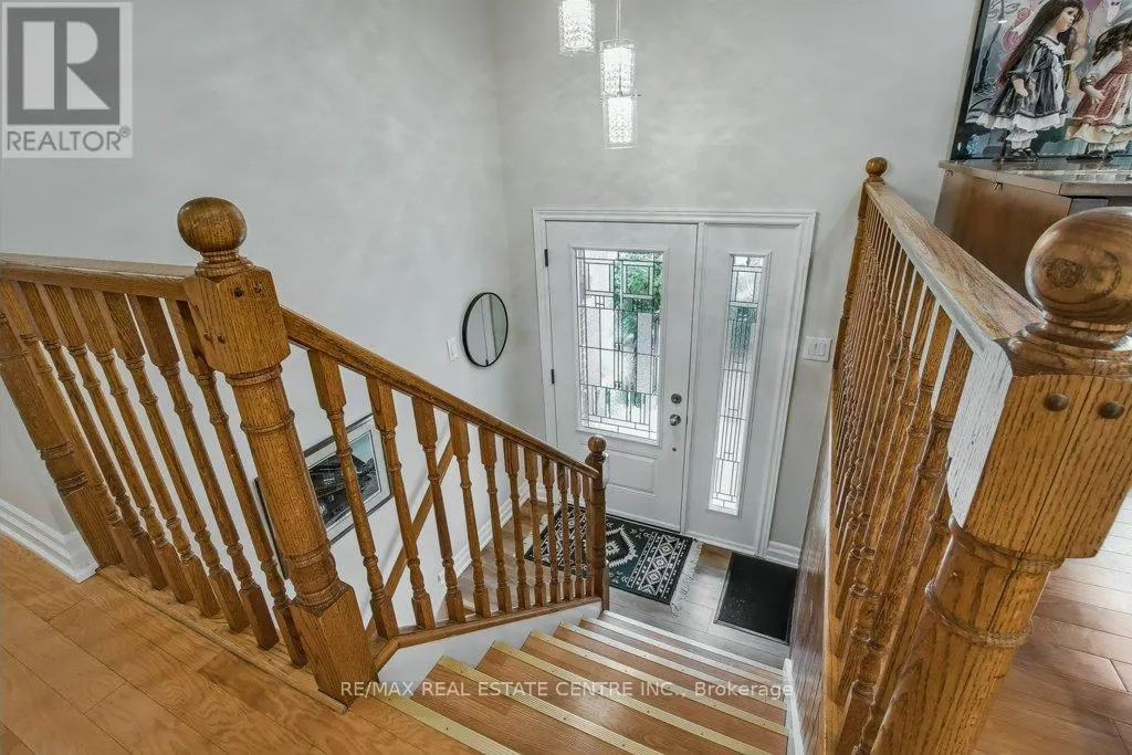 54 LESLIE AVENUE