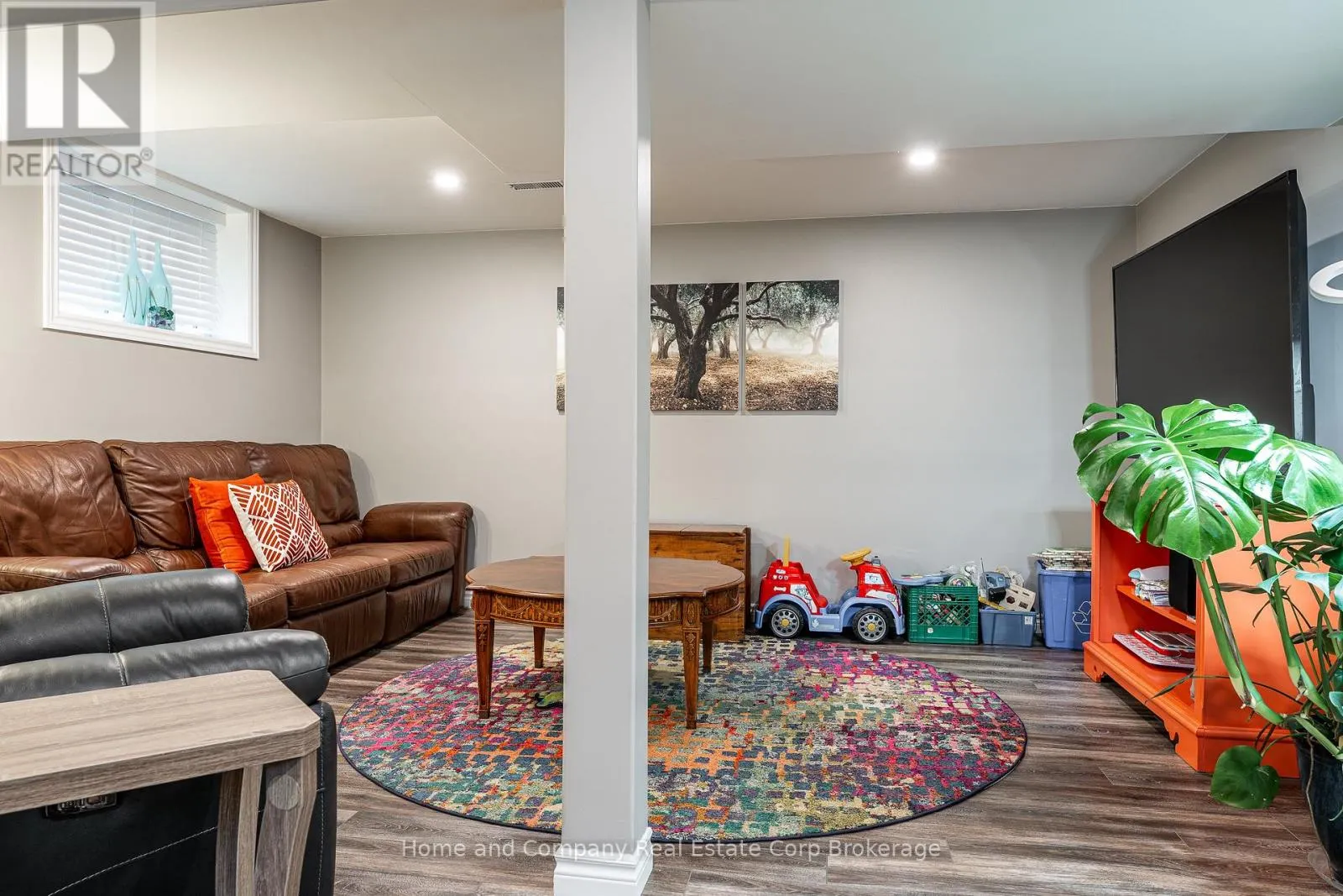 152 KEMP CRESCENT
