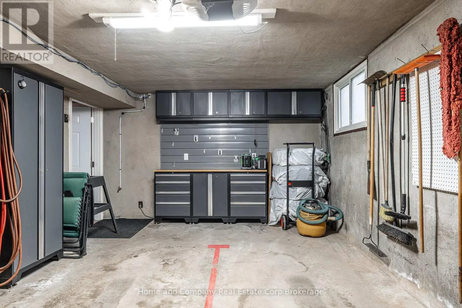 152 KEMP CRESCENT