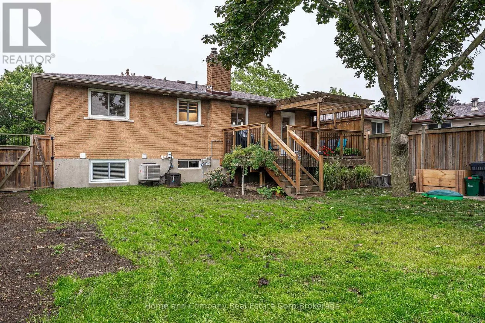 152 KEMP CRESCENT