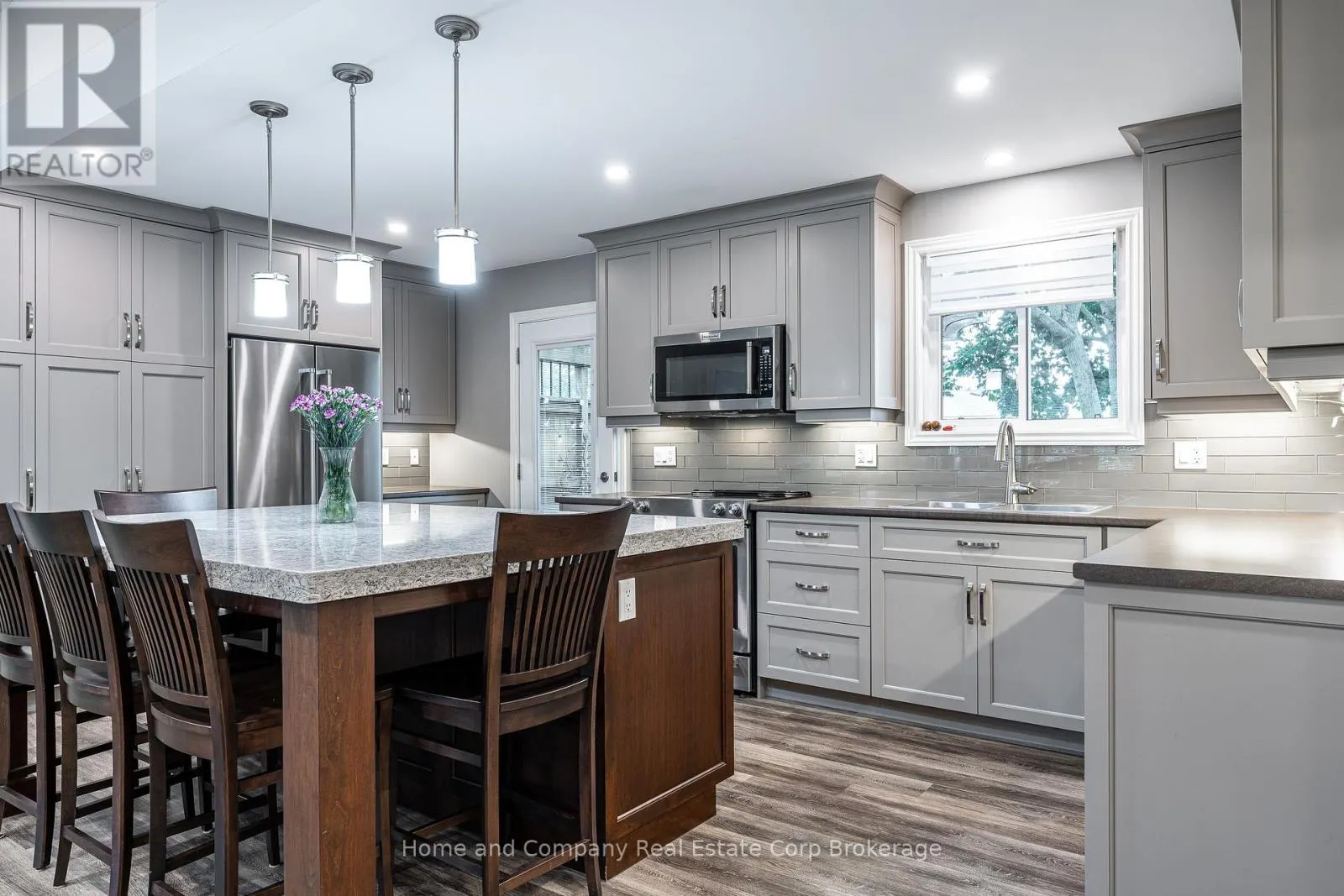 152 KEMP CRESCENT
