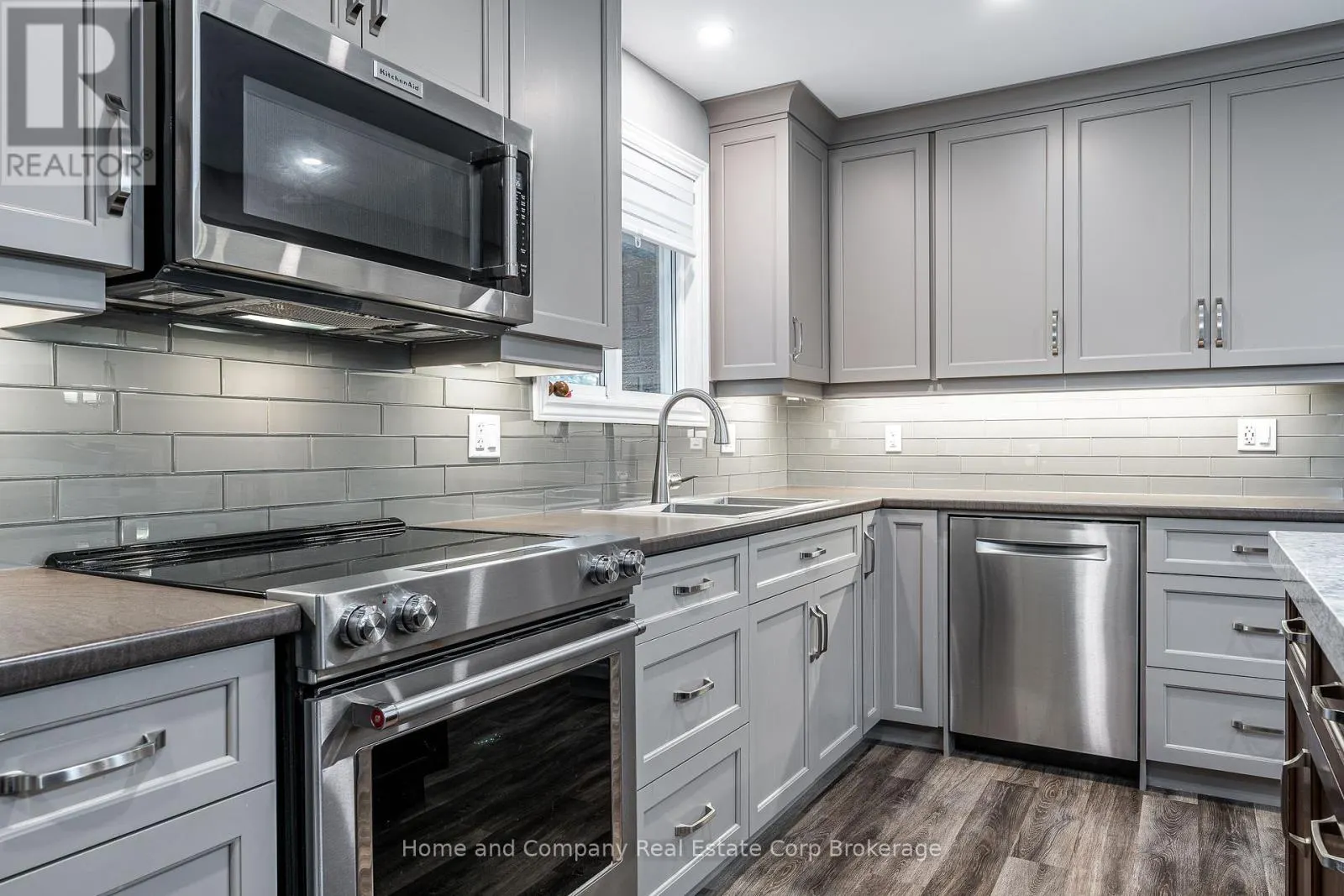 152 KEMP CRESCENT