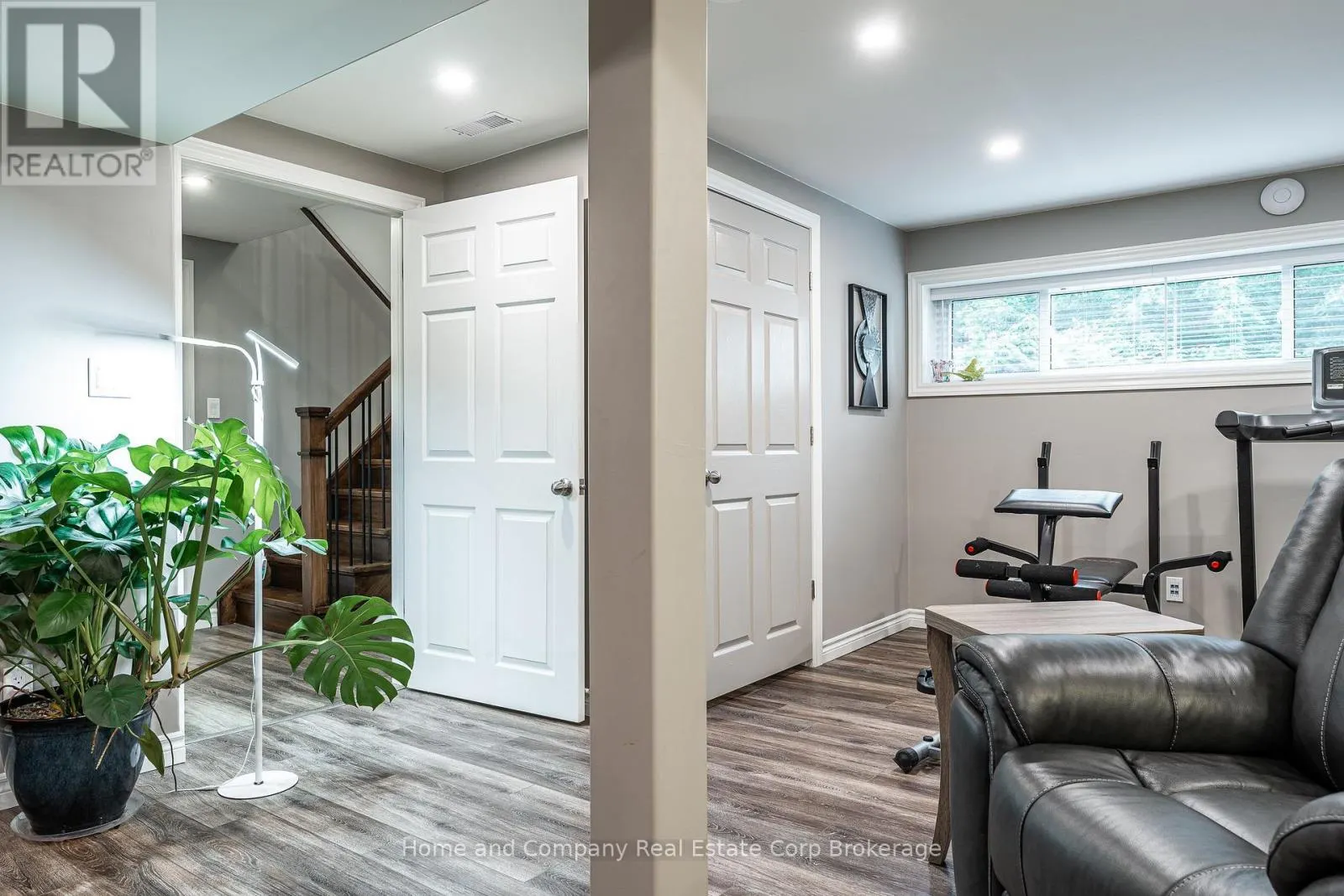 152 KEMP CRESCENT