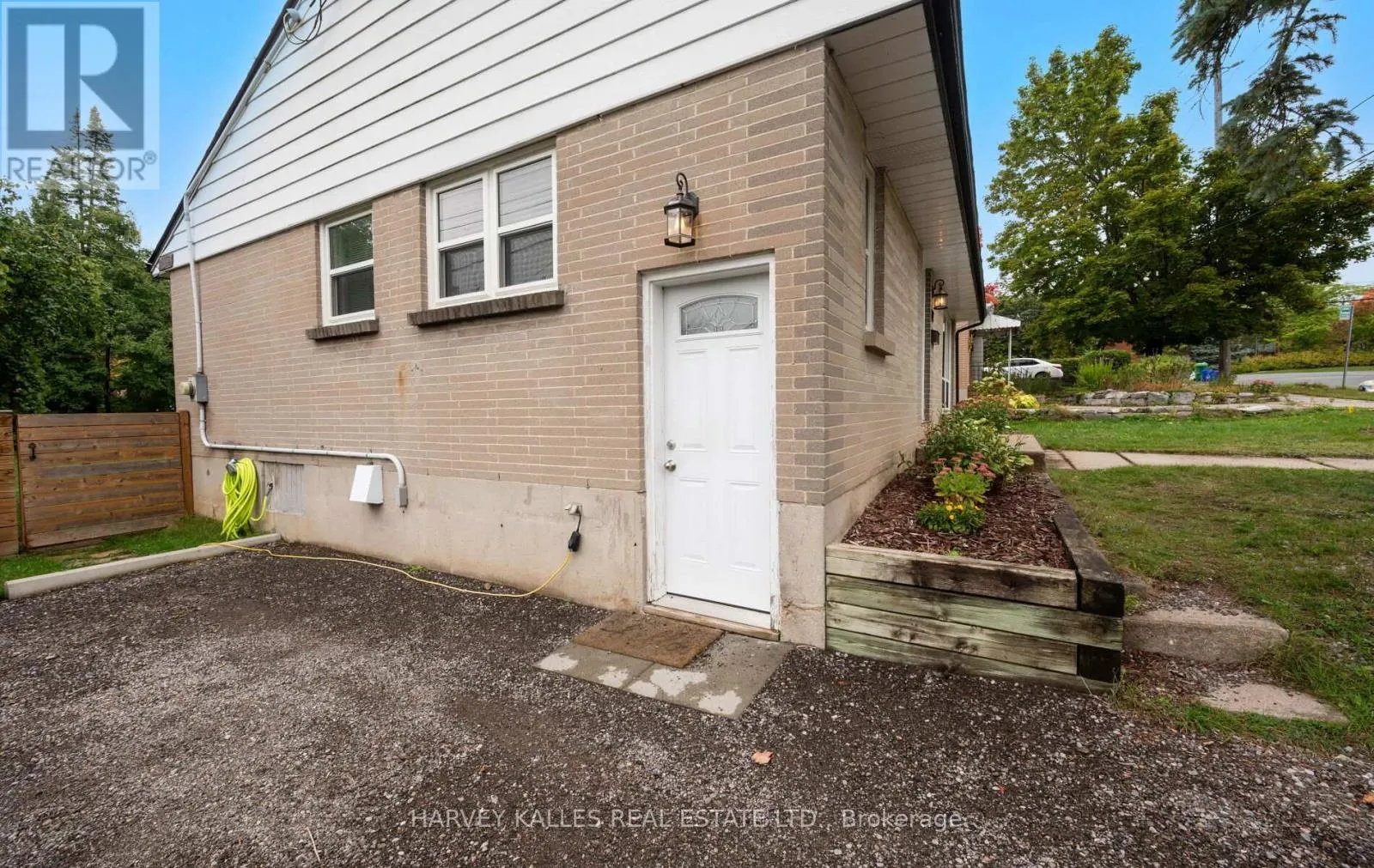 112 DUMBLE AVENUE