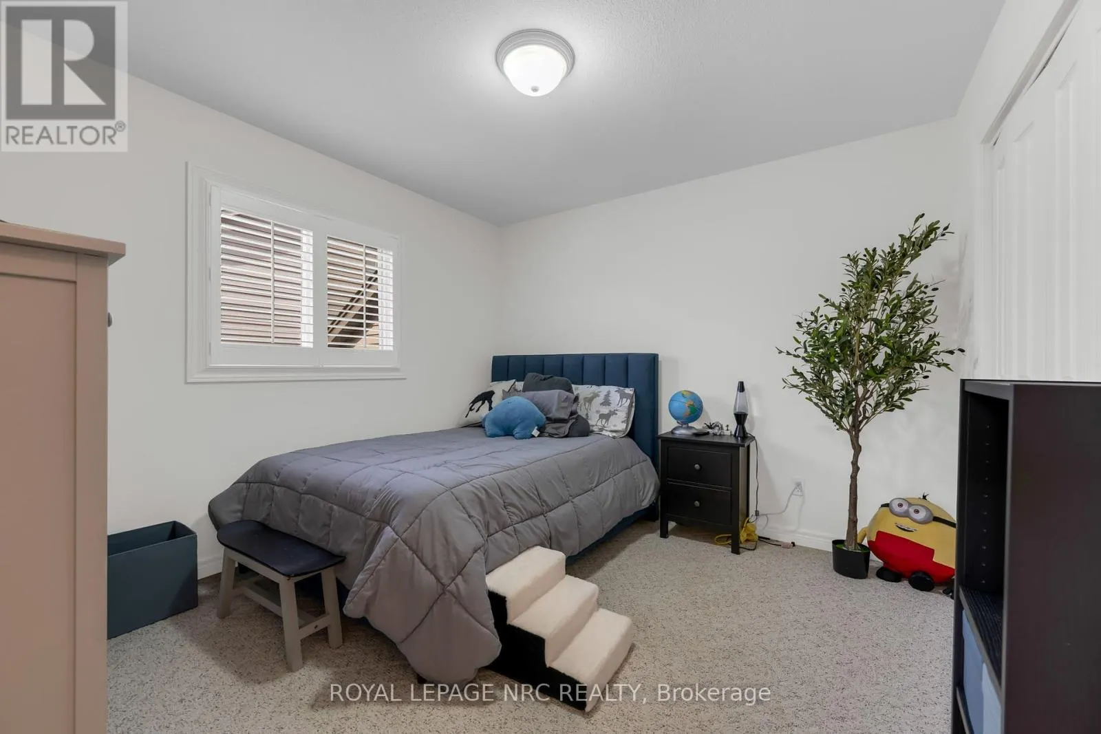 10 MONTROSE STREET