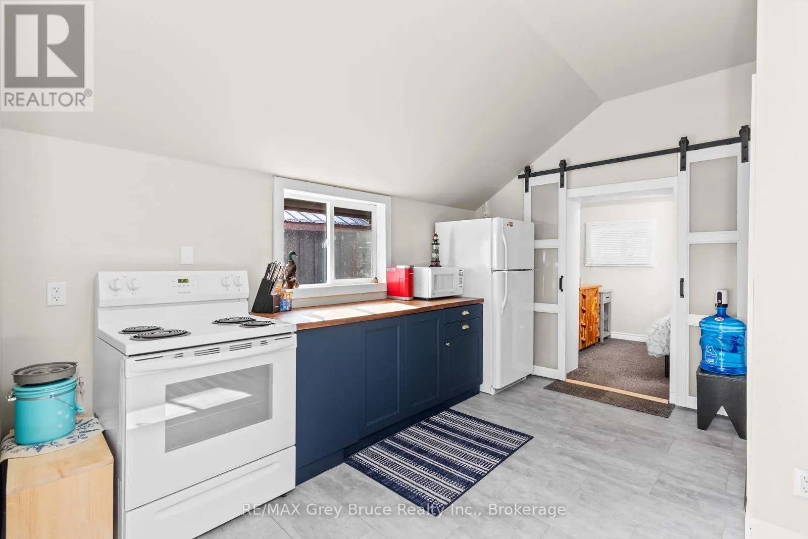 1132 DYERS BAY ROAD