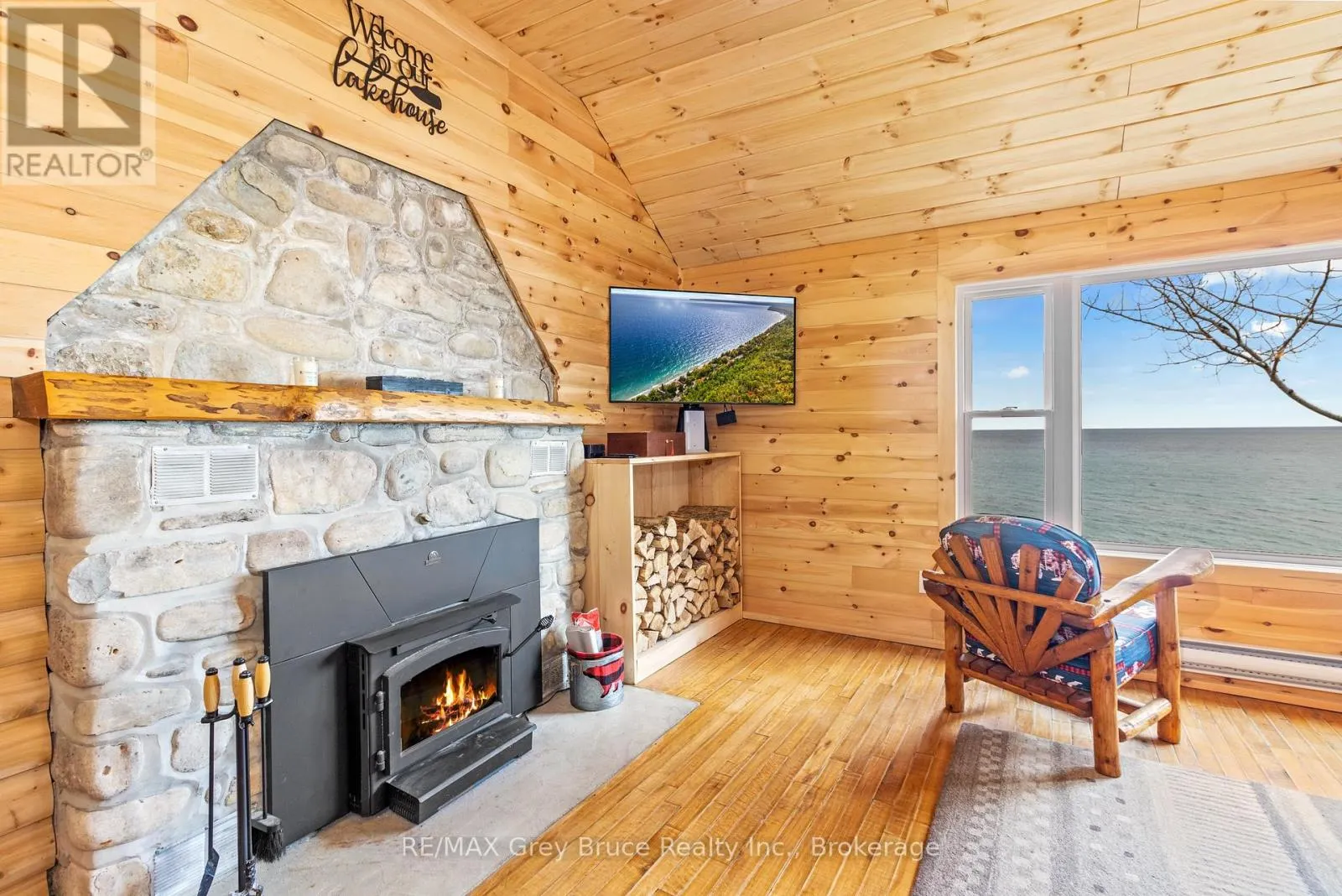 1132 DYERS BAY ROAD