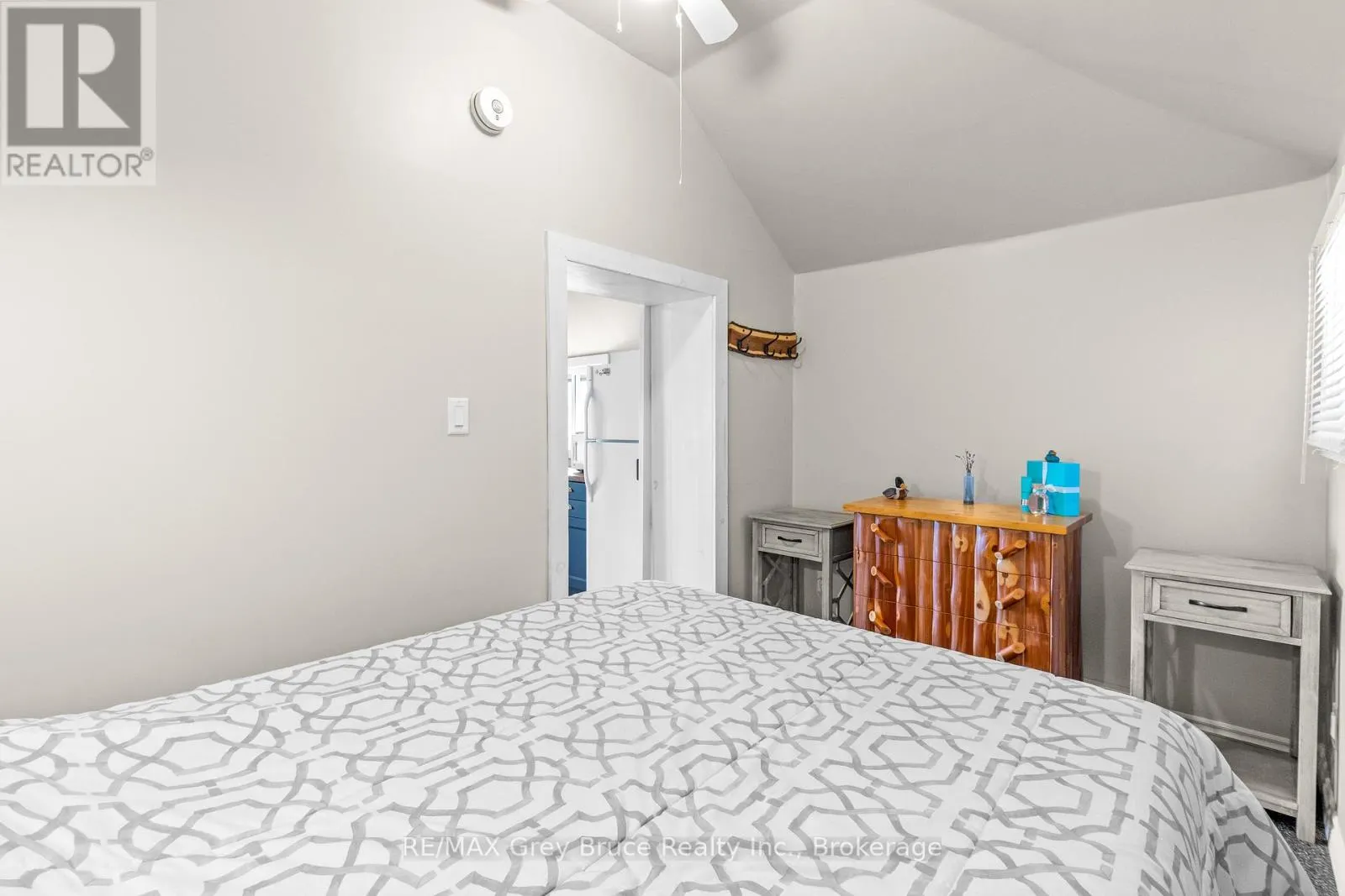 1132 DYERS BAY ROAD