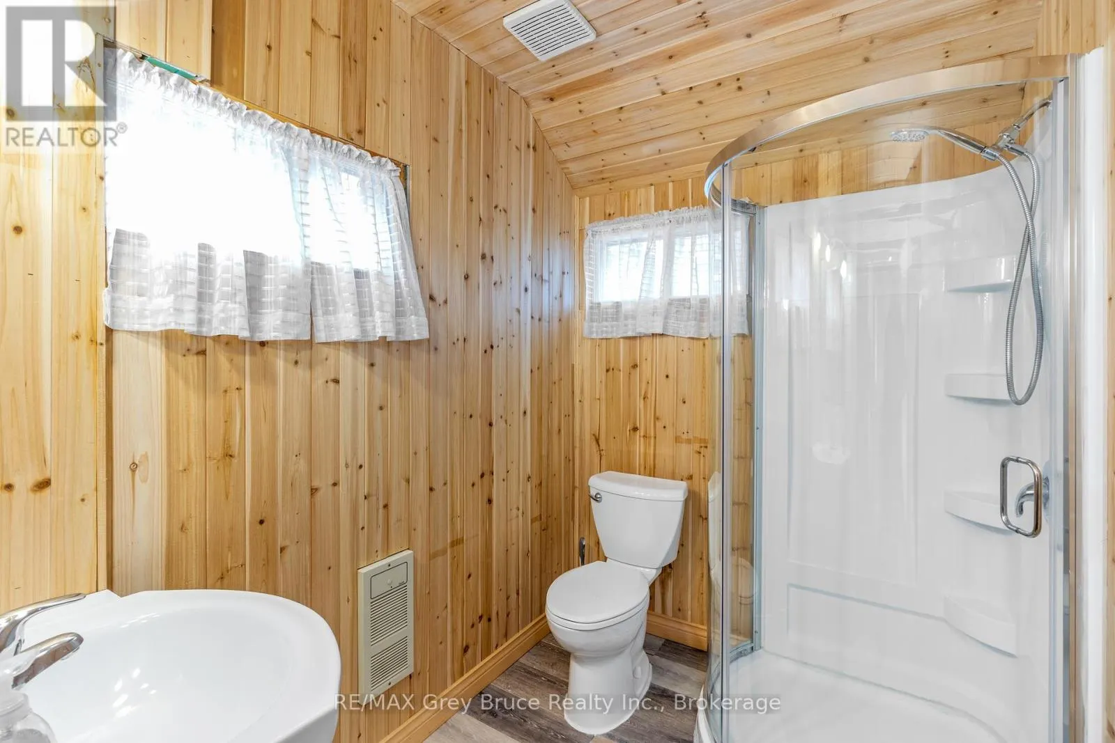1132 DYERS BAY ROAD