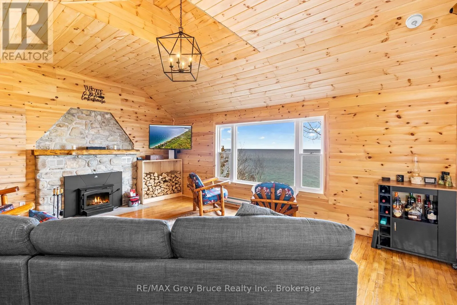 1132 DYERS BAY ROAD