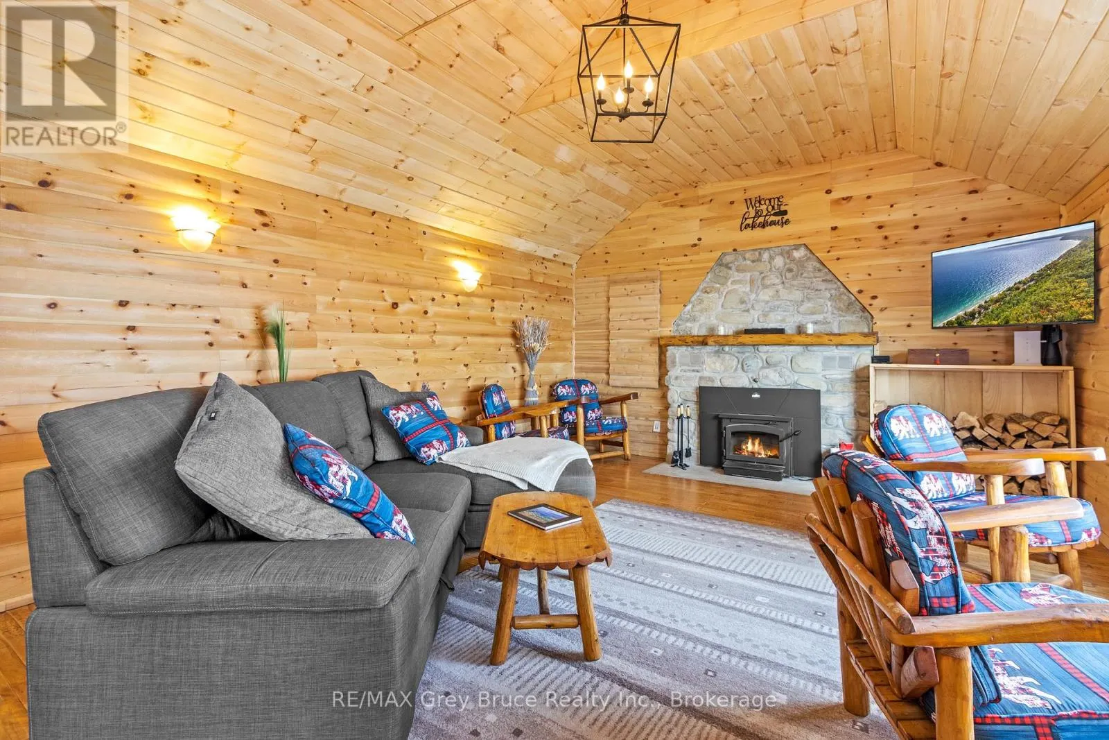 1132 DYERS BAY ROAD