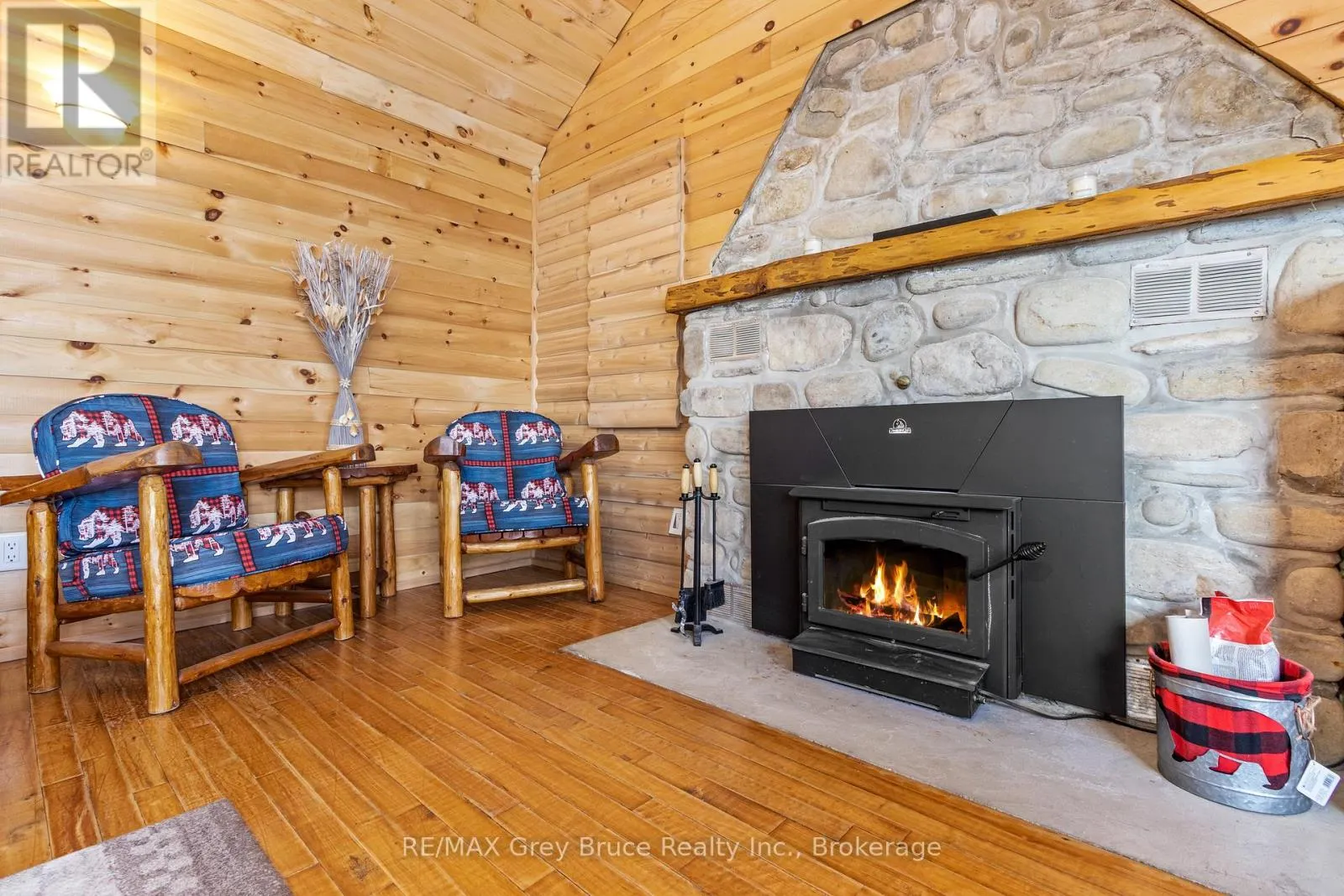 1132 DYERS BAY ROAD