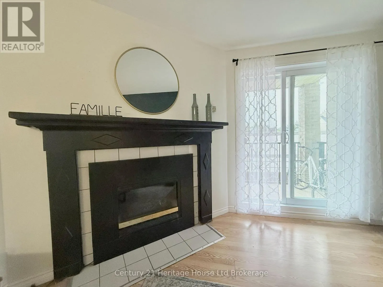 217 - 737 DEVERON CRESCENT, #217