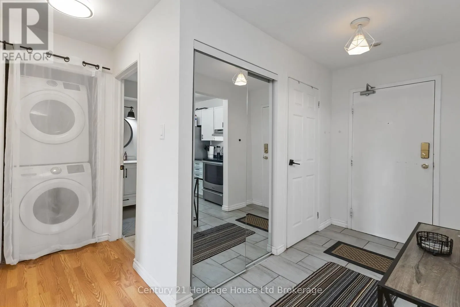 217 - 737 DEVERON CRESCENT, #217