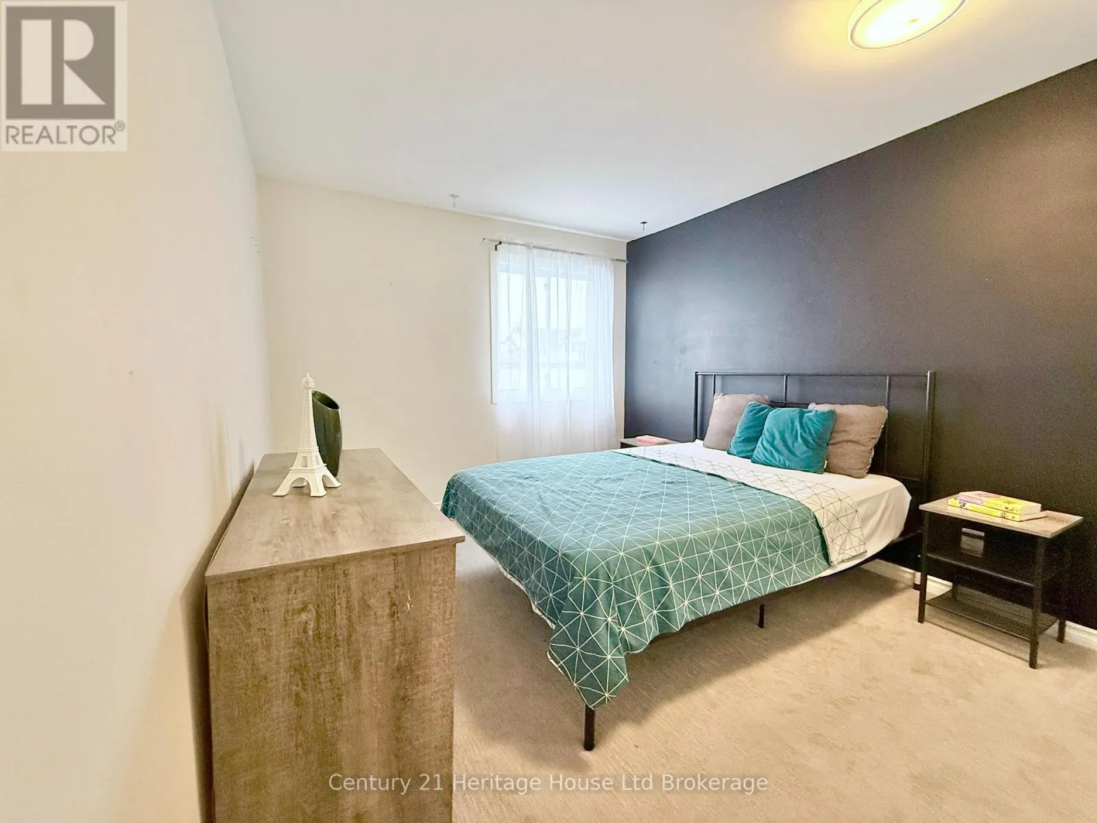 217 - 737 DEVERON CRESCENT, #217