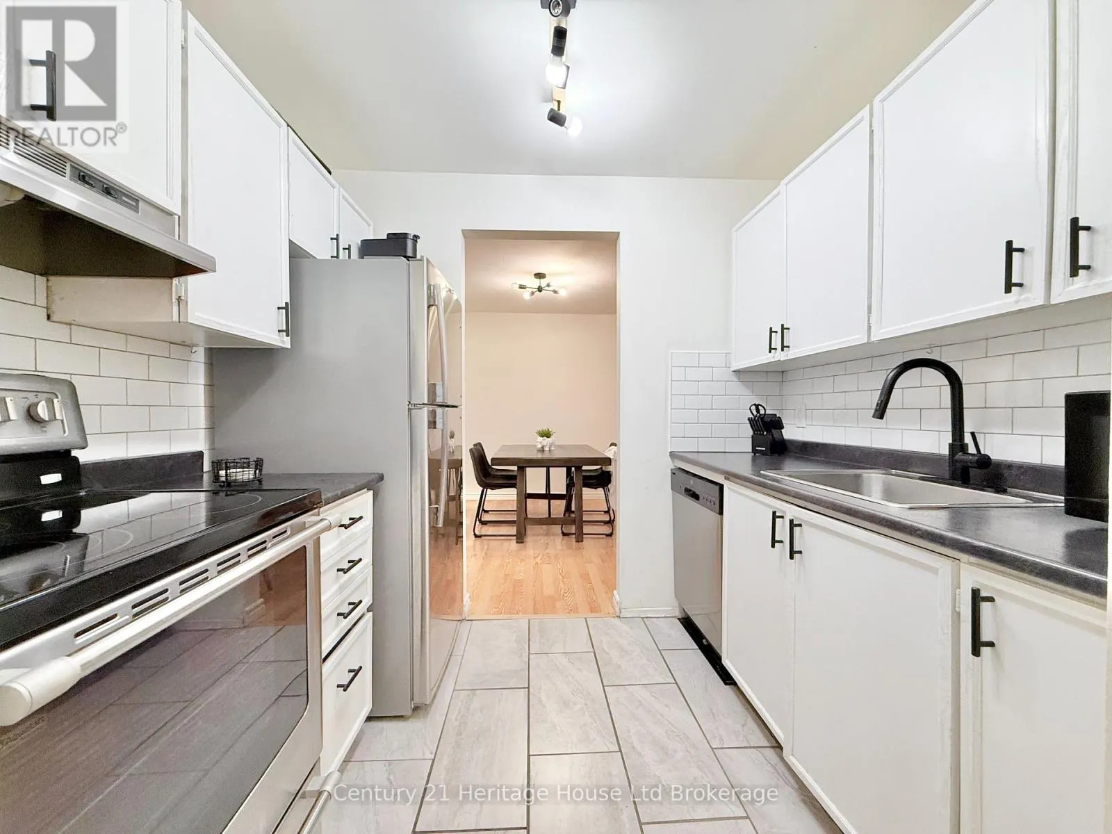 217 - 737 DEVERON CRESCENT, #217
