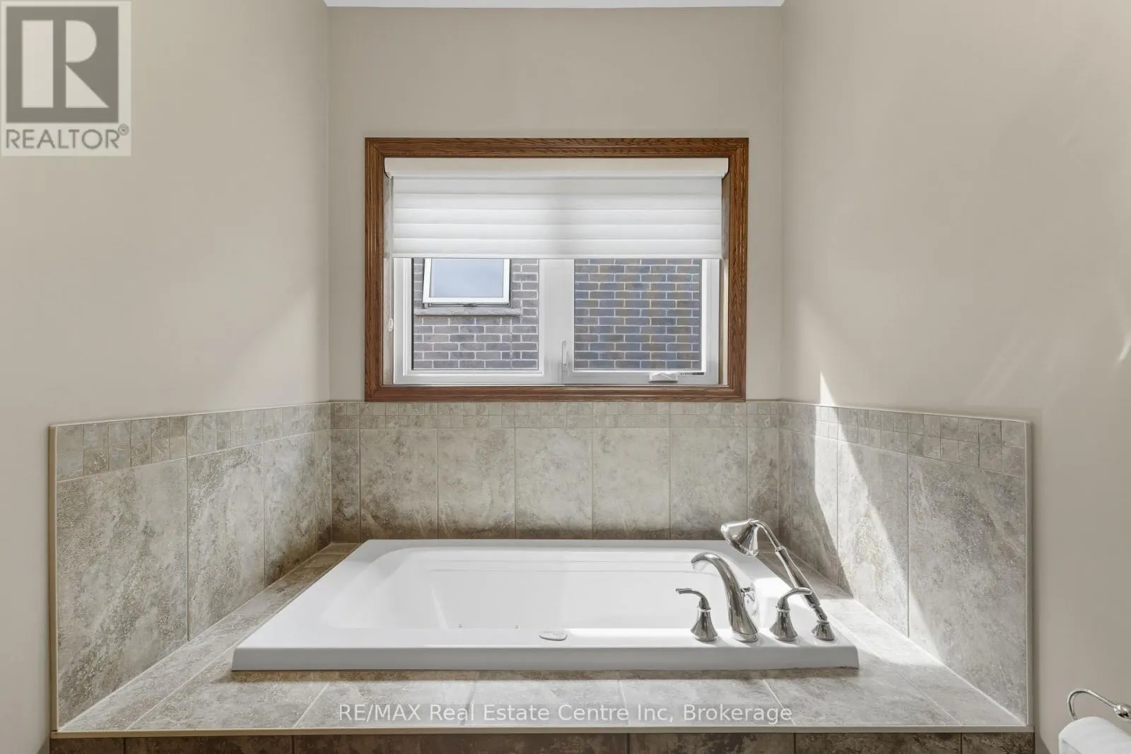 19 - 15 VALLEY ROAD, #19