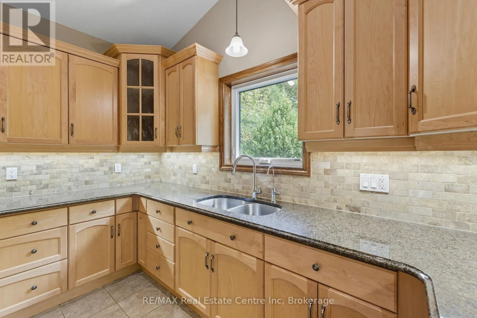 19 - 15 VALLEY ROAD, #19