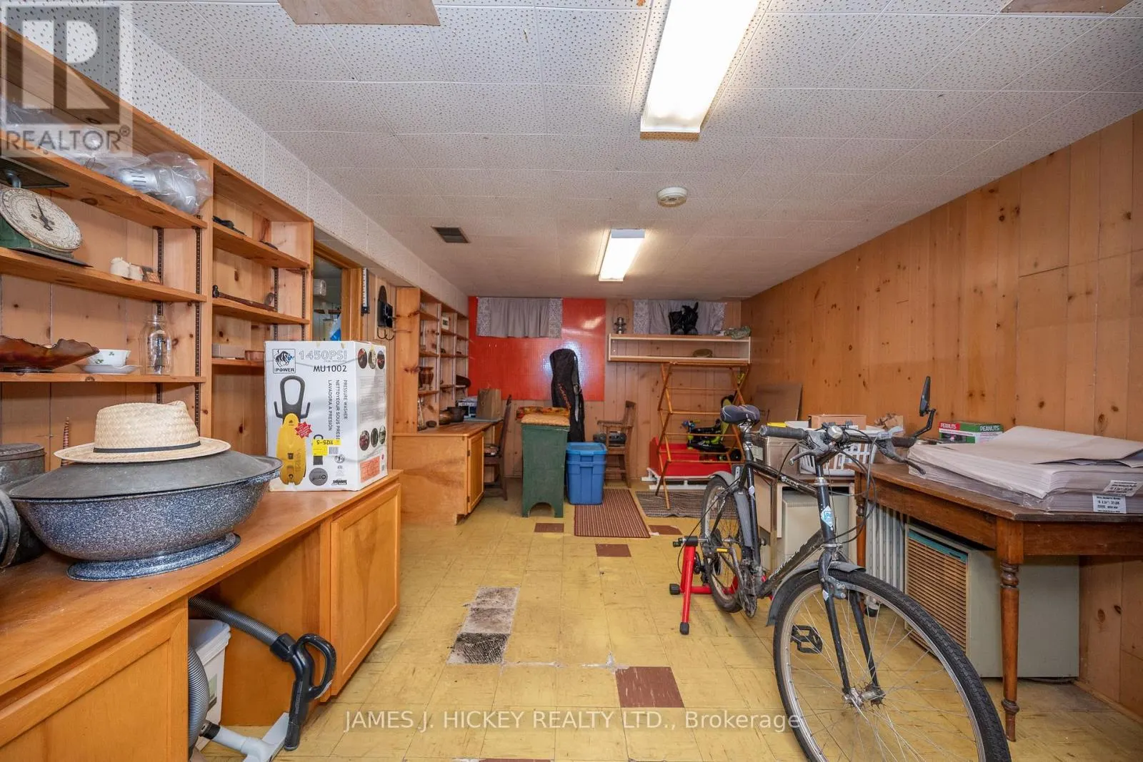8 TWEEDSMUIR PLACE
