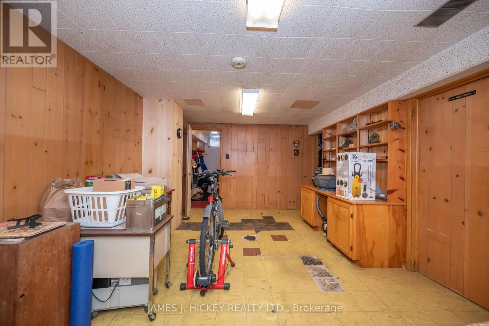 8 TWEEDSMUIR PLACE