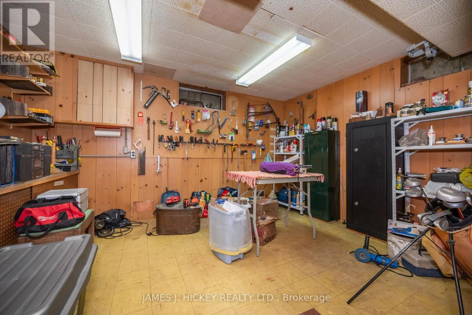 8 TWEEDSMUIR PLACE