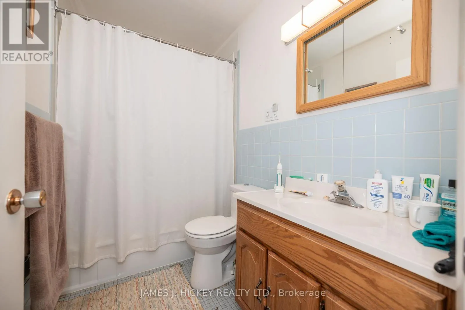 8 TWEEDSMUIR PLACE