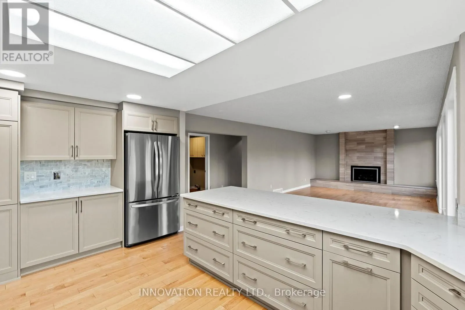 206 CYPRESS COURT