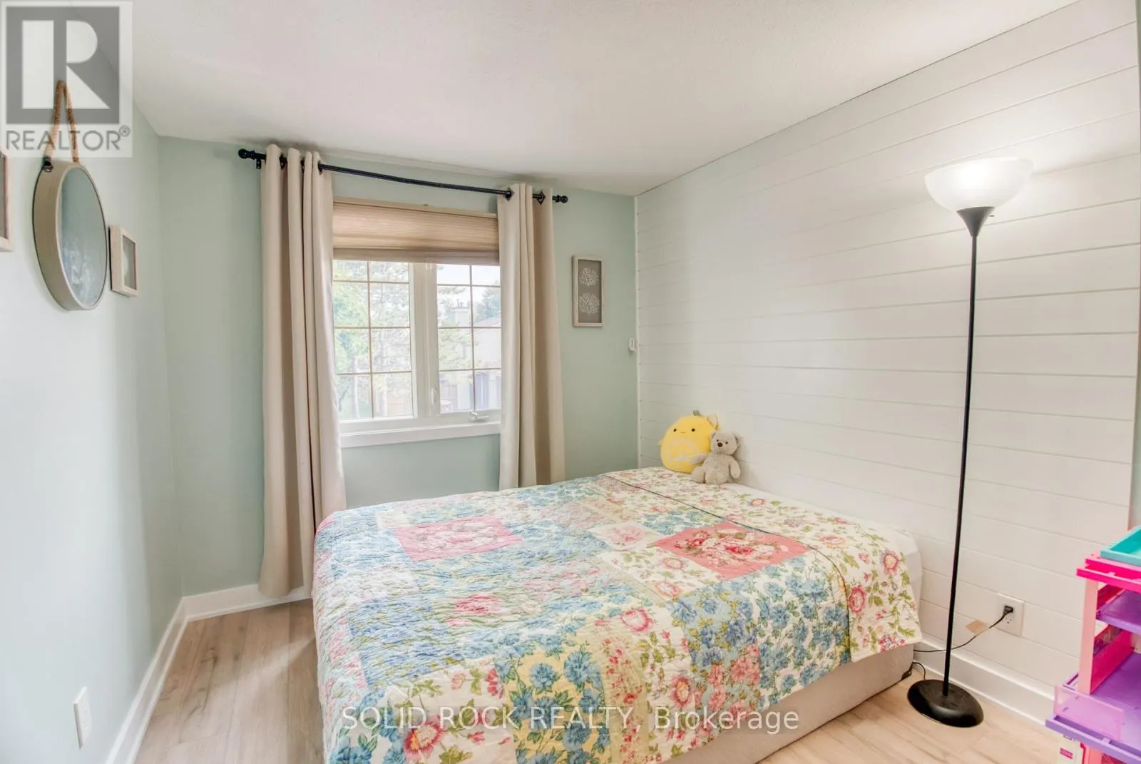 12 - 463 CANOTIA PLACE