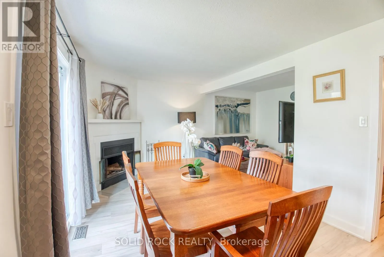 12 - 463 CANOTIA PLACE