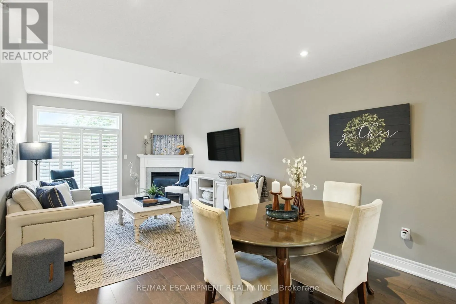 4 BURGUNDY GROVE
