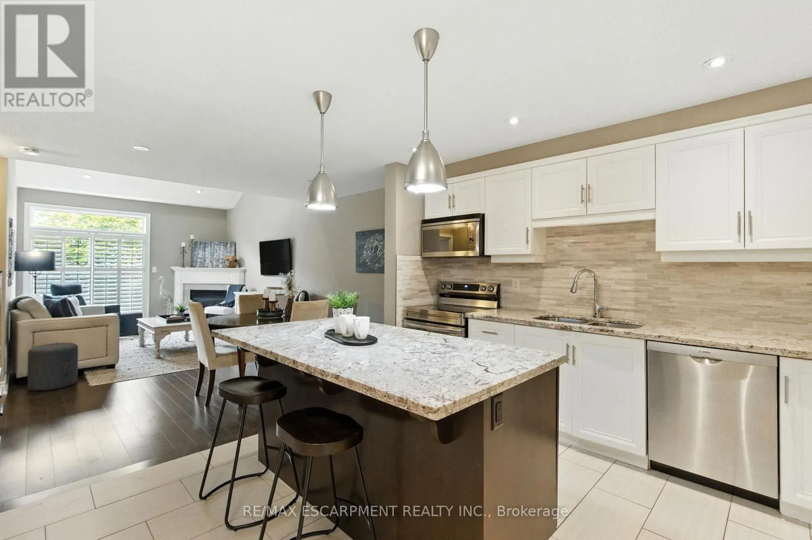 4 BURGUNDY GROVE