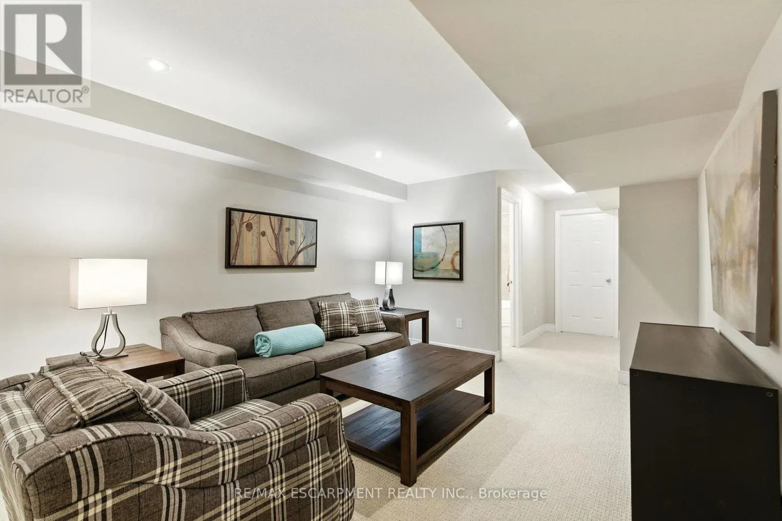 4 BURGUNDY GROVE