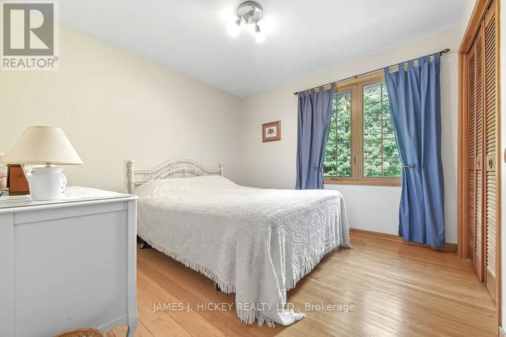 116 FRONTENAC CRESCENT
