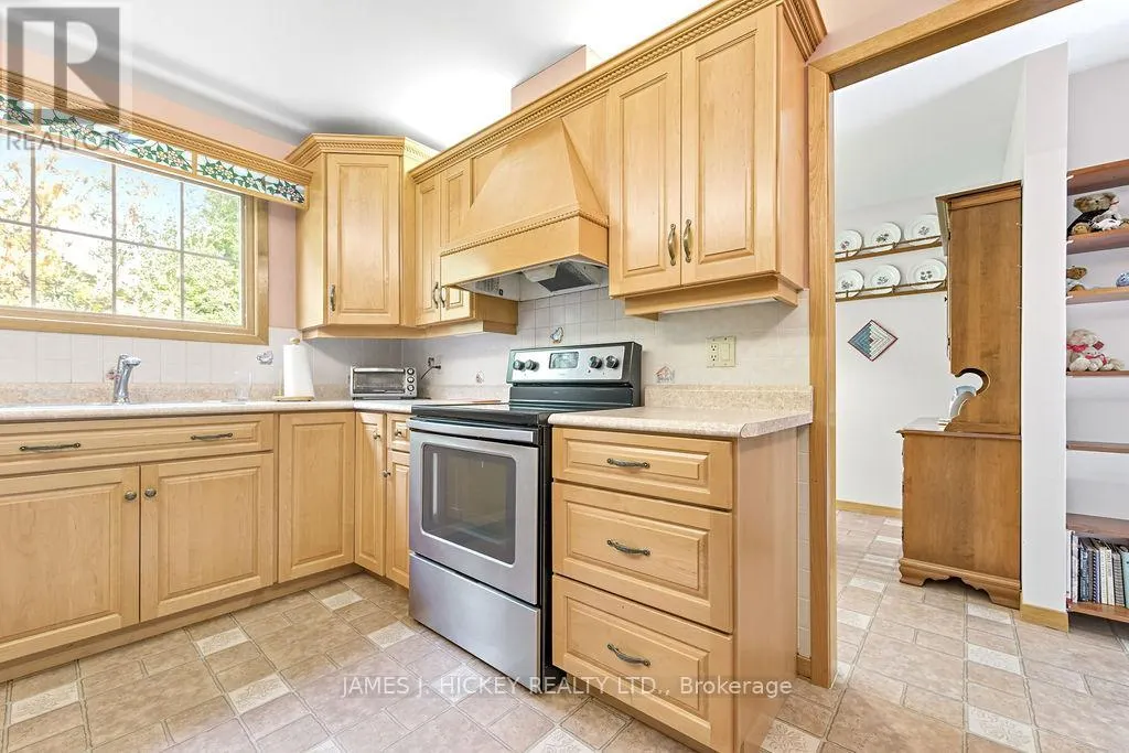 116 FRONTENAC CRESCENT