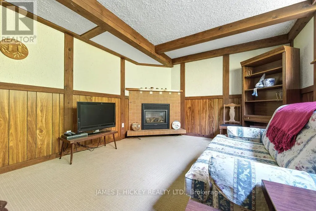 116 FRONTENAC CRESCENT