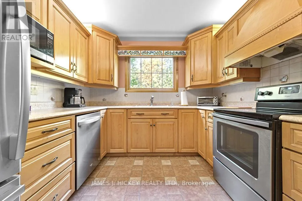 116 FRONTENAC CRESCENT