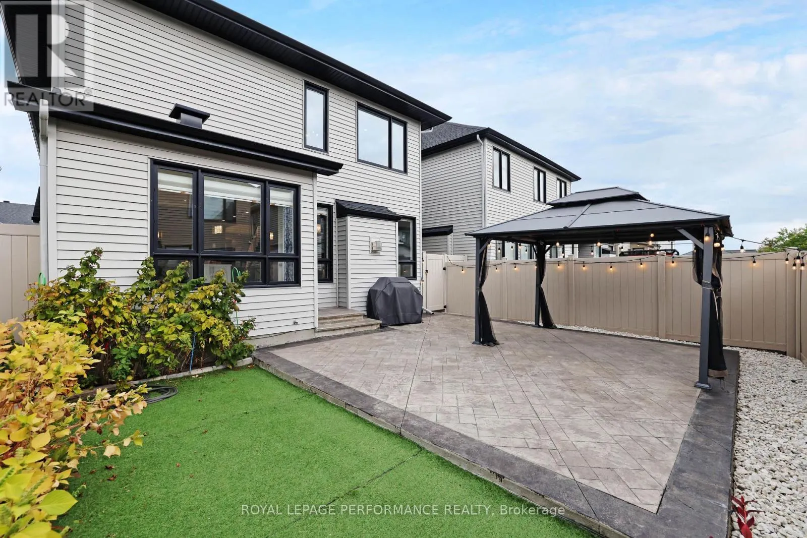 266 SHINLEAF CRESCENT