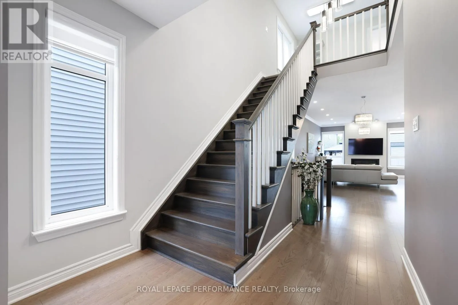 266 SHINLEAF CRESCENT