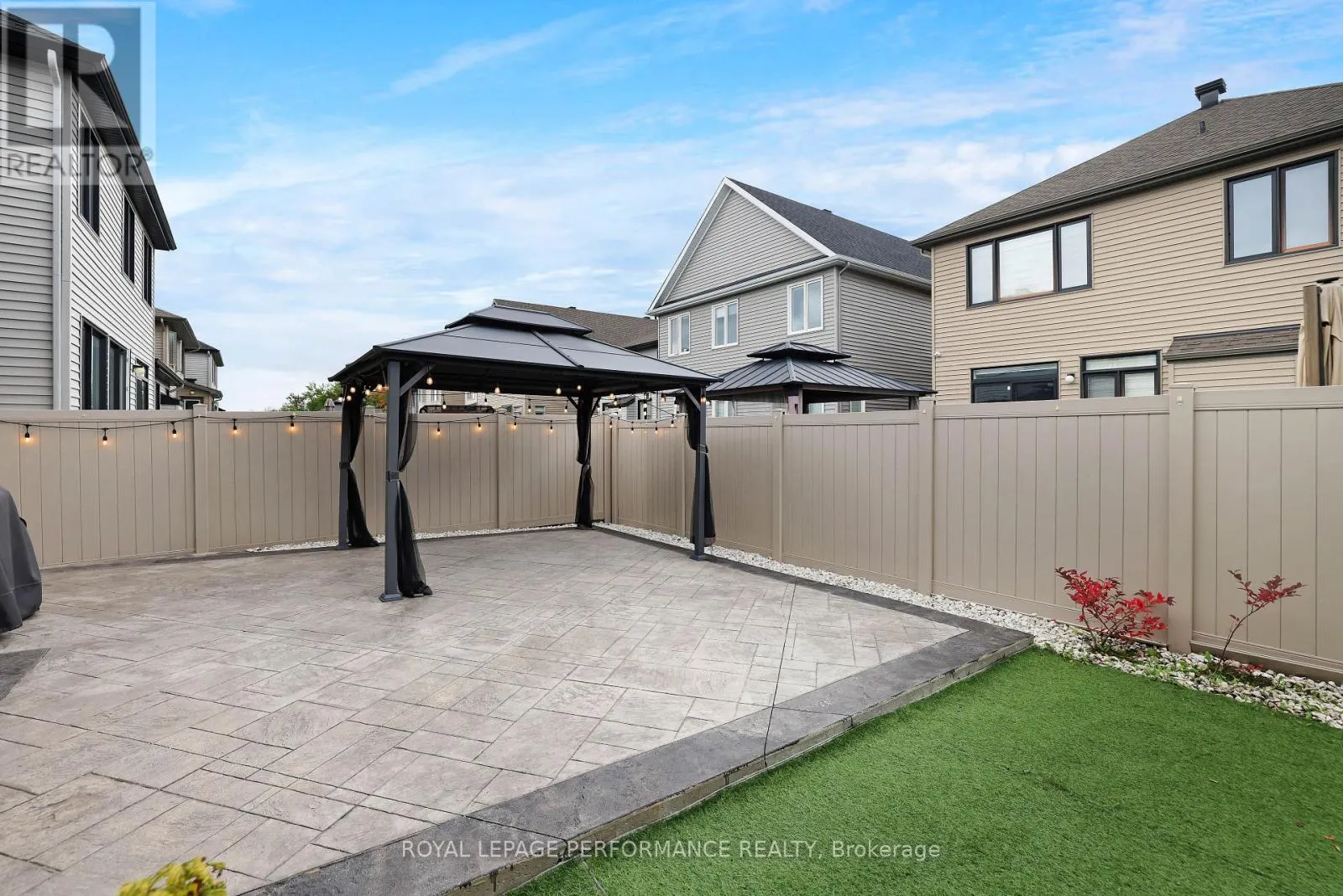 266 SHINLEAF CRESCENT