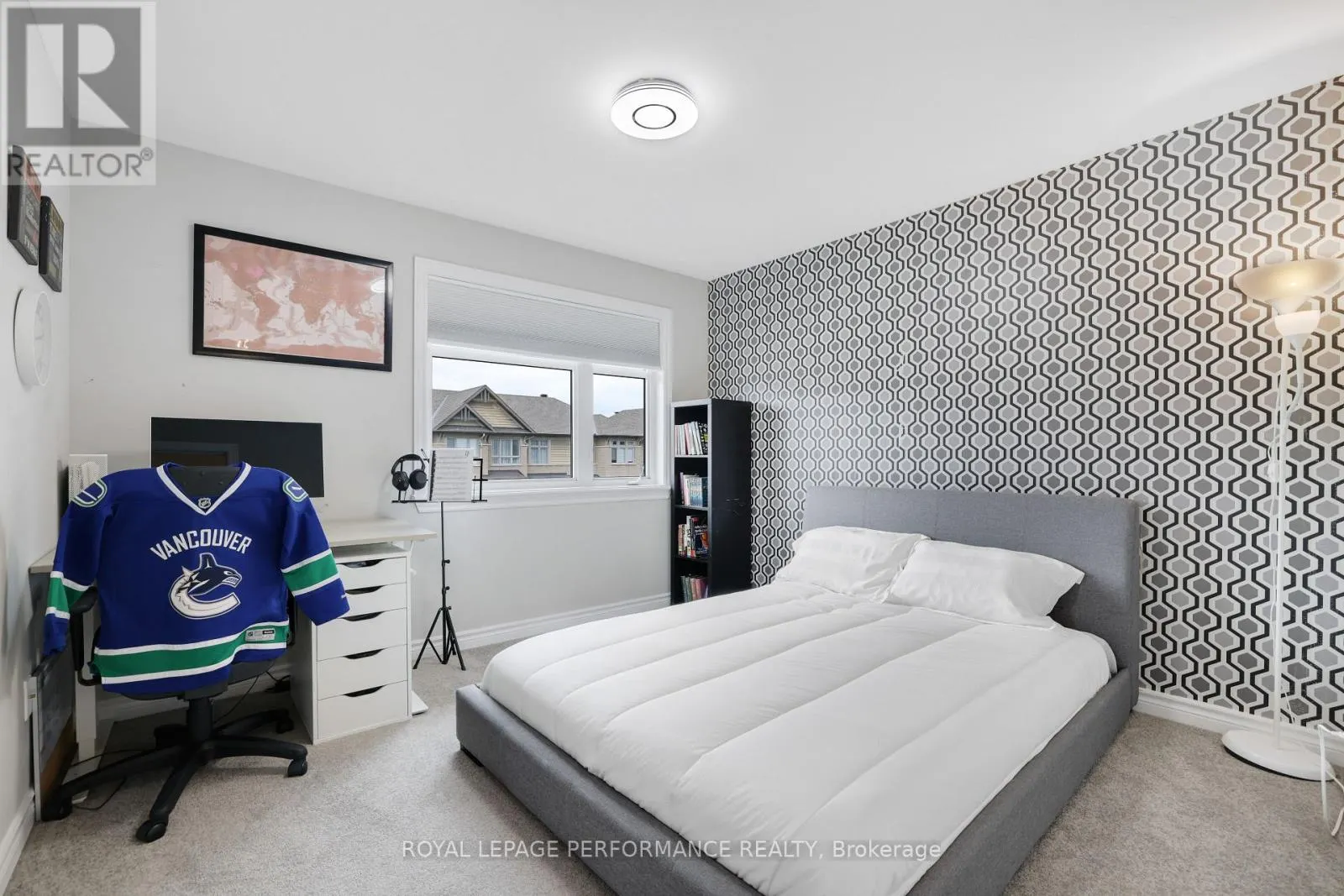 266 SHINLEAF CRESCENT