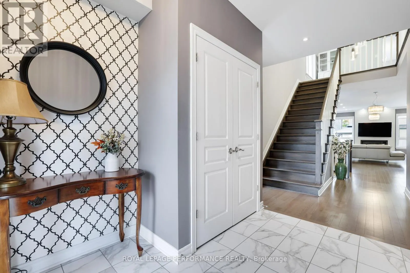266 SHINLEAF CRESCENT