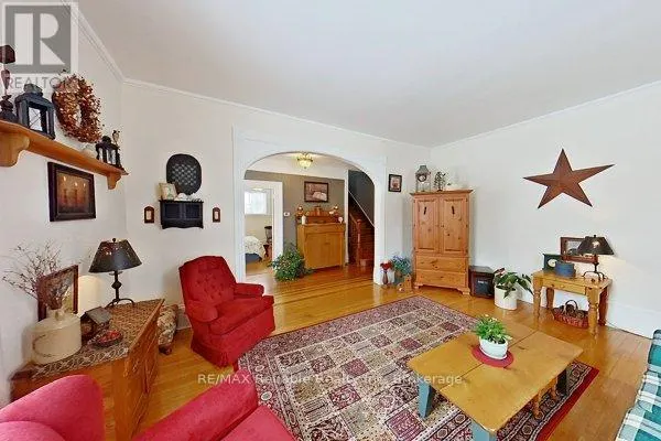43 JARVIS STREET N