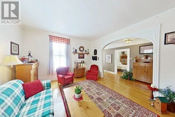 43 JARVIS STREET N