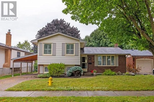 17 WINDING WAY CRESCENT