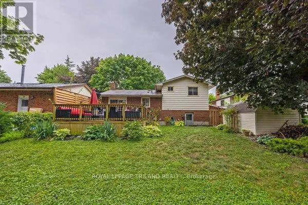 17 WINDING WAY CRESCENT