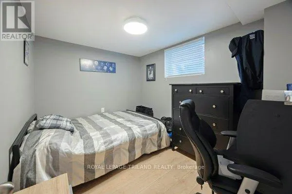 17 WINDING WAY CRESCENT