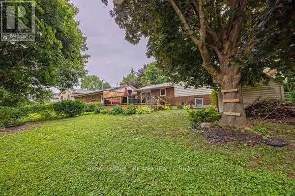 17 WINDING WAY CRESCENT